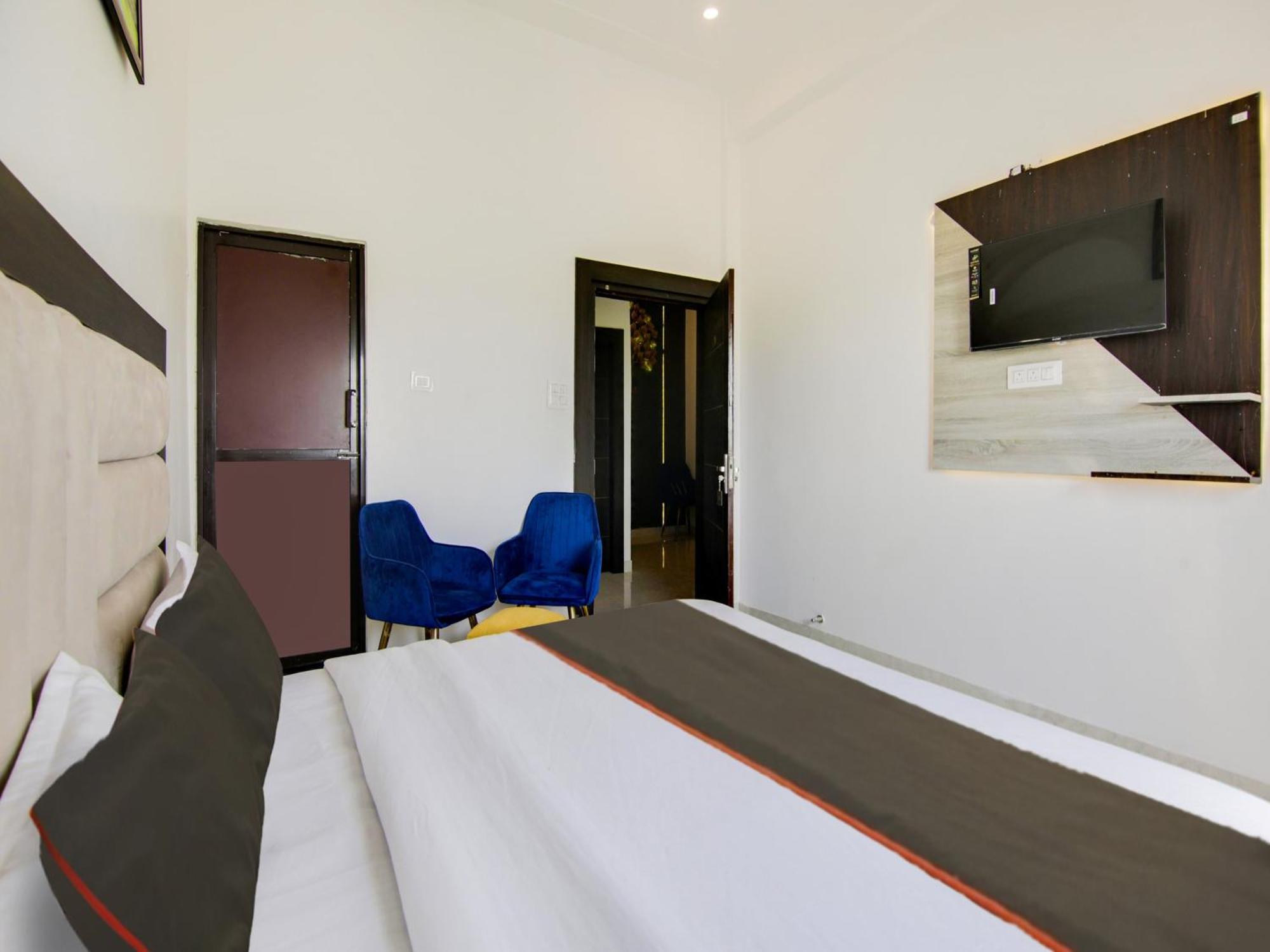 The Nines Hotel & Restro ไนนิตาล ภายนอก รูปภาพ
