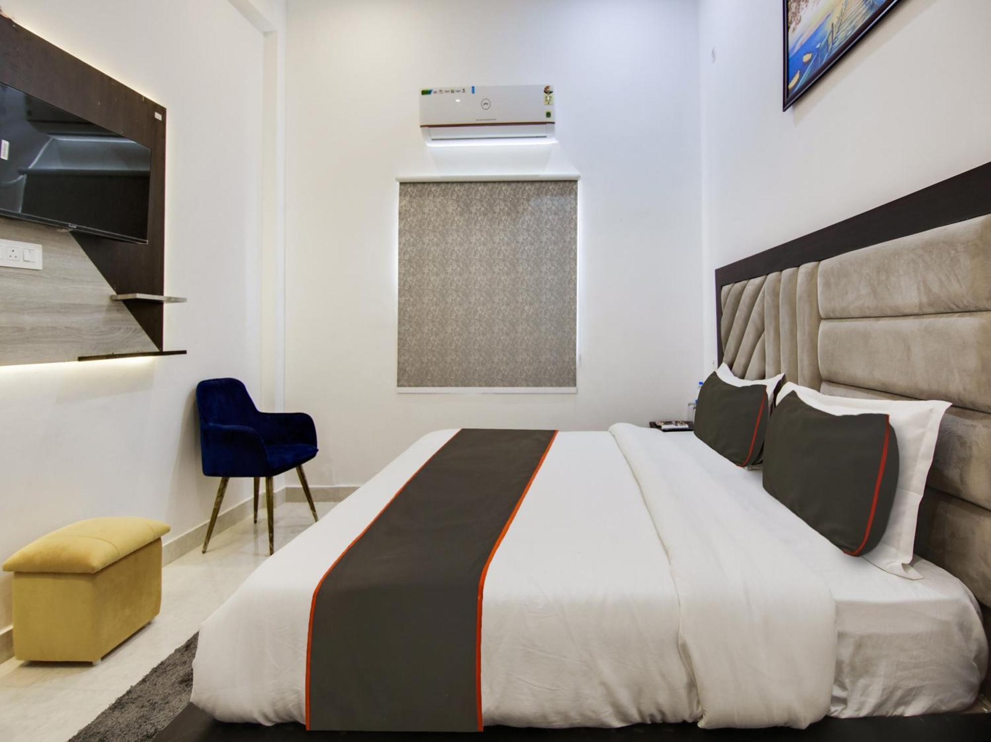 The Nines Hotel & Restro ไนนิตาล ภายนอก รูปภาพ