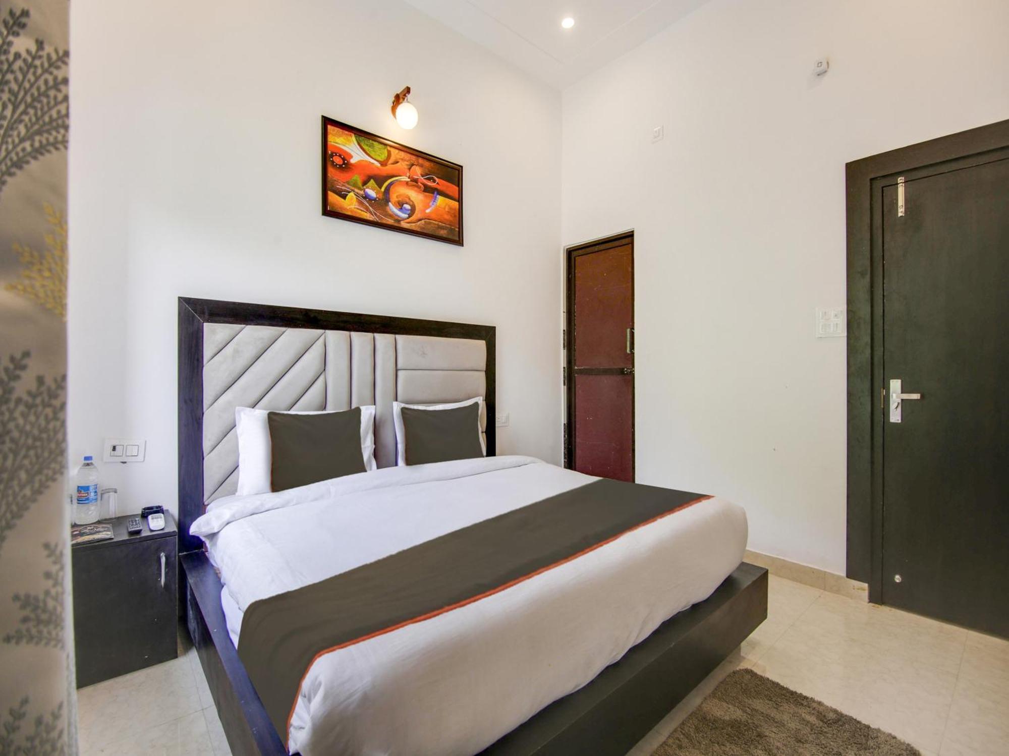 The Nines Hotel & Restro ไนนิตาล ภายนอก รูปภาพ